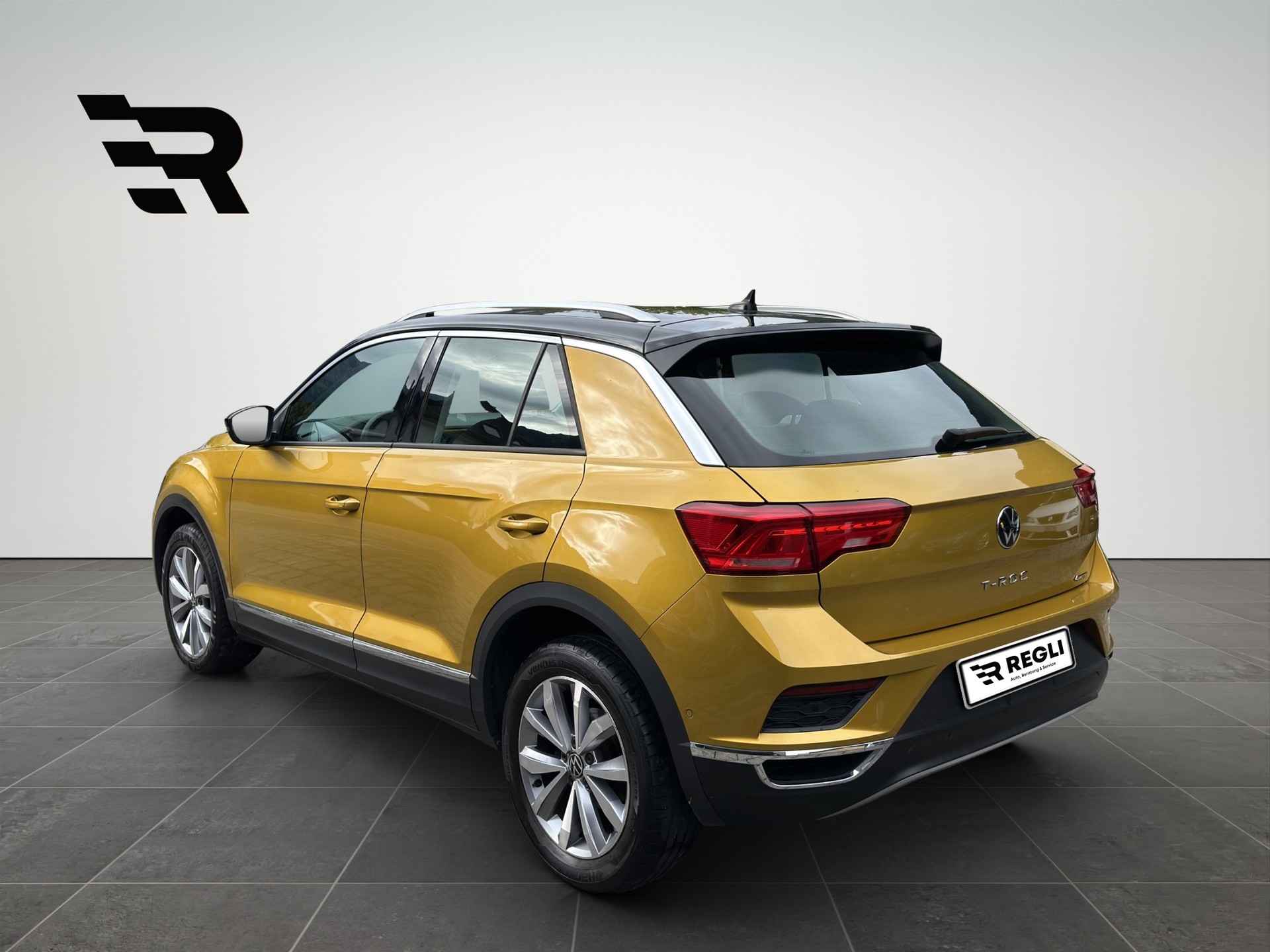 VW T-Roc 2.0 TSI Advance DSG 4Motion-image-2