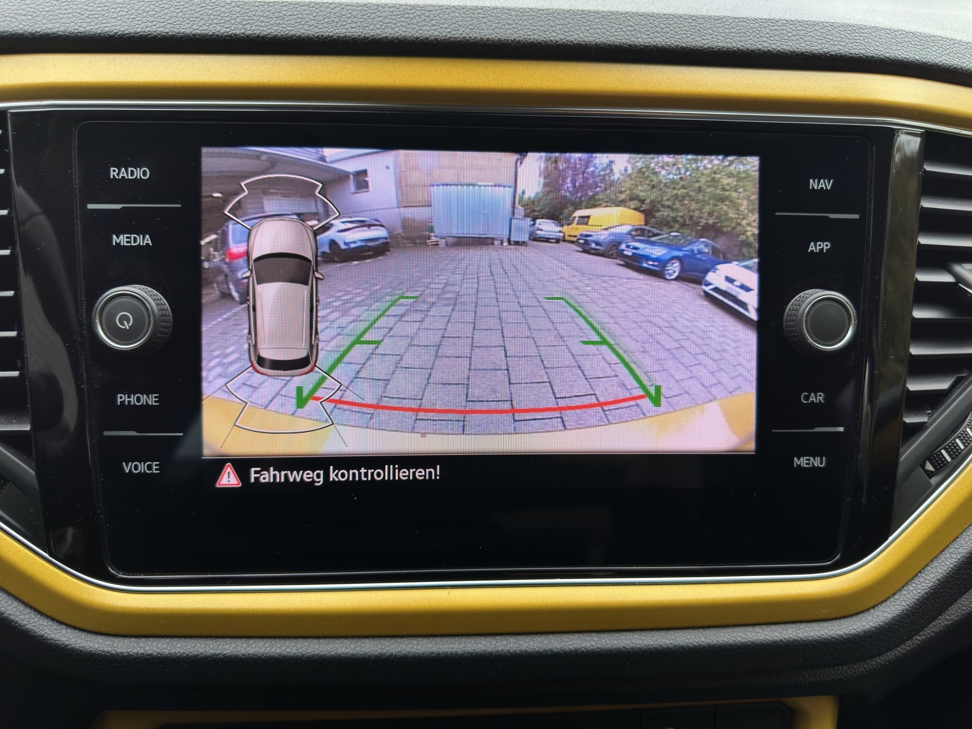 VW T-Roc 2.0 TSI Advance DSG 4Motion-image-23