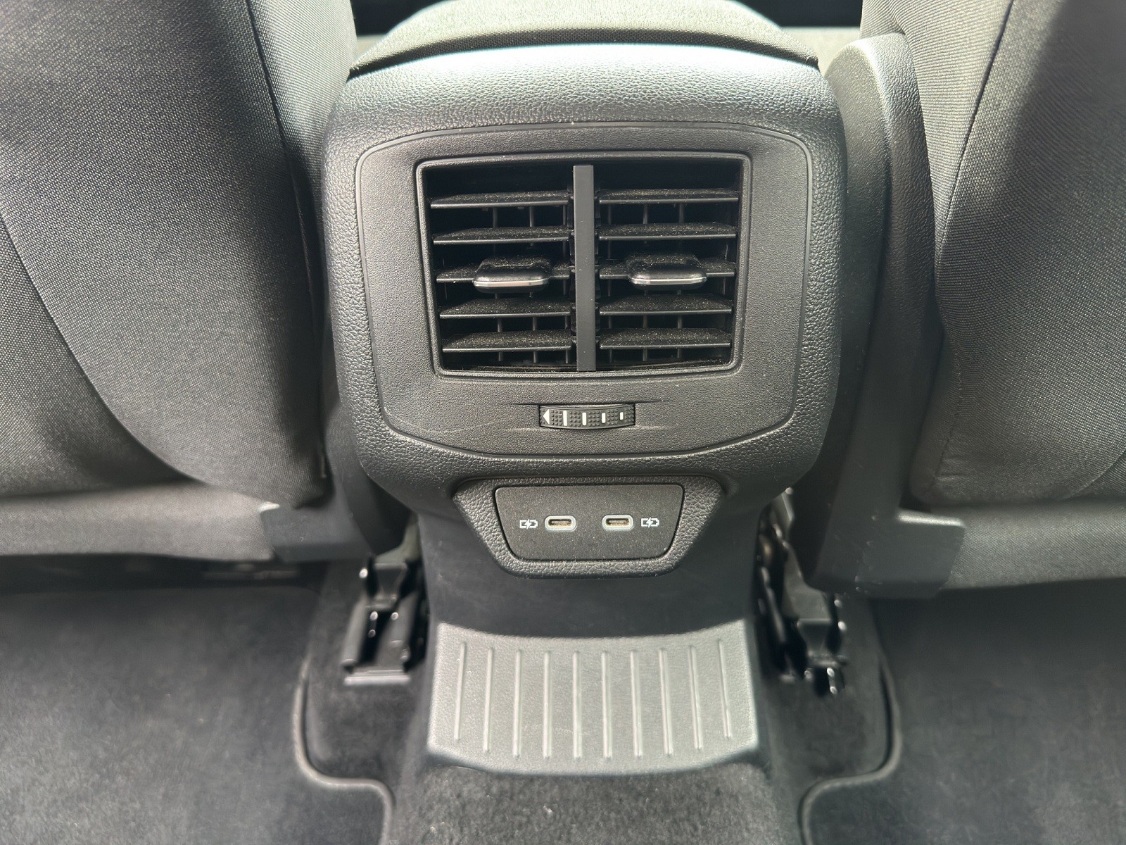 VW T-Roc 2.0 TSI Advance DSG 4Motion-image-29
