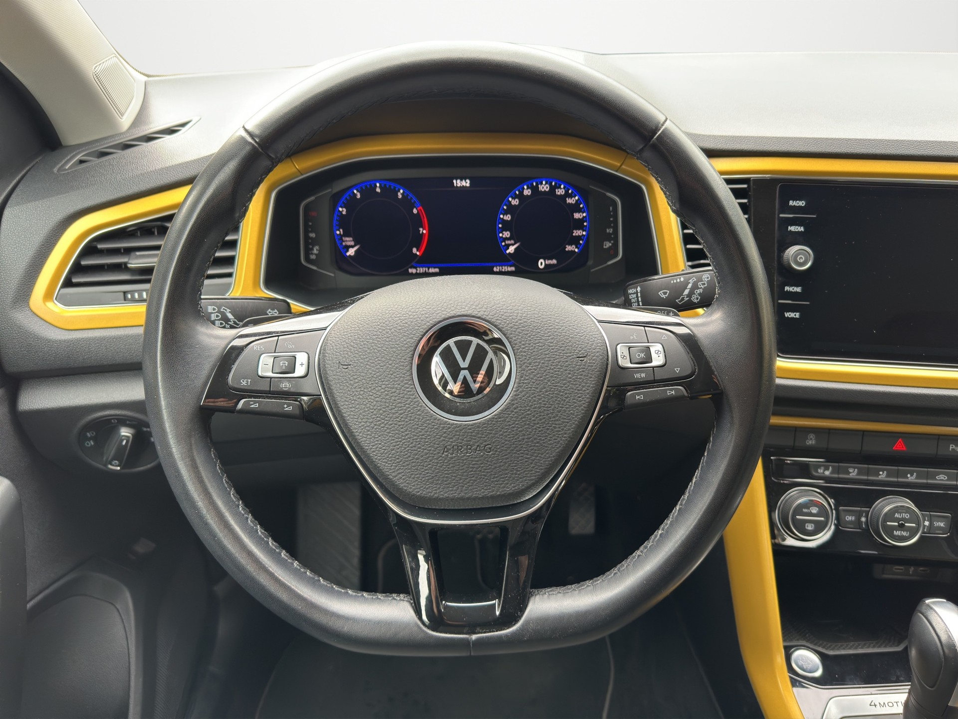 VW T-Roc 2.0 TSI Advance DSG 4Motion-image-9