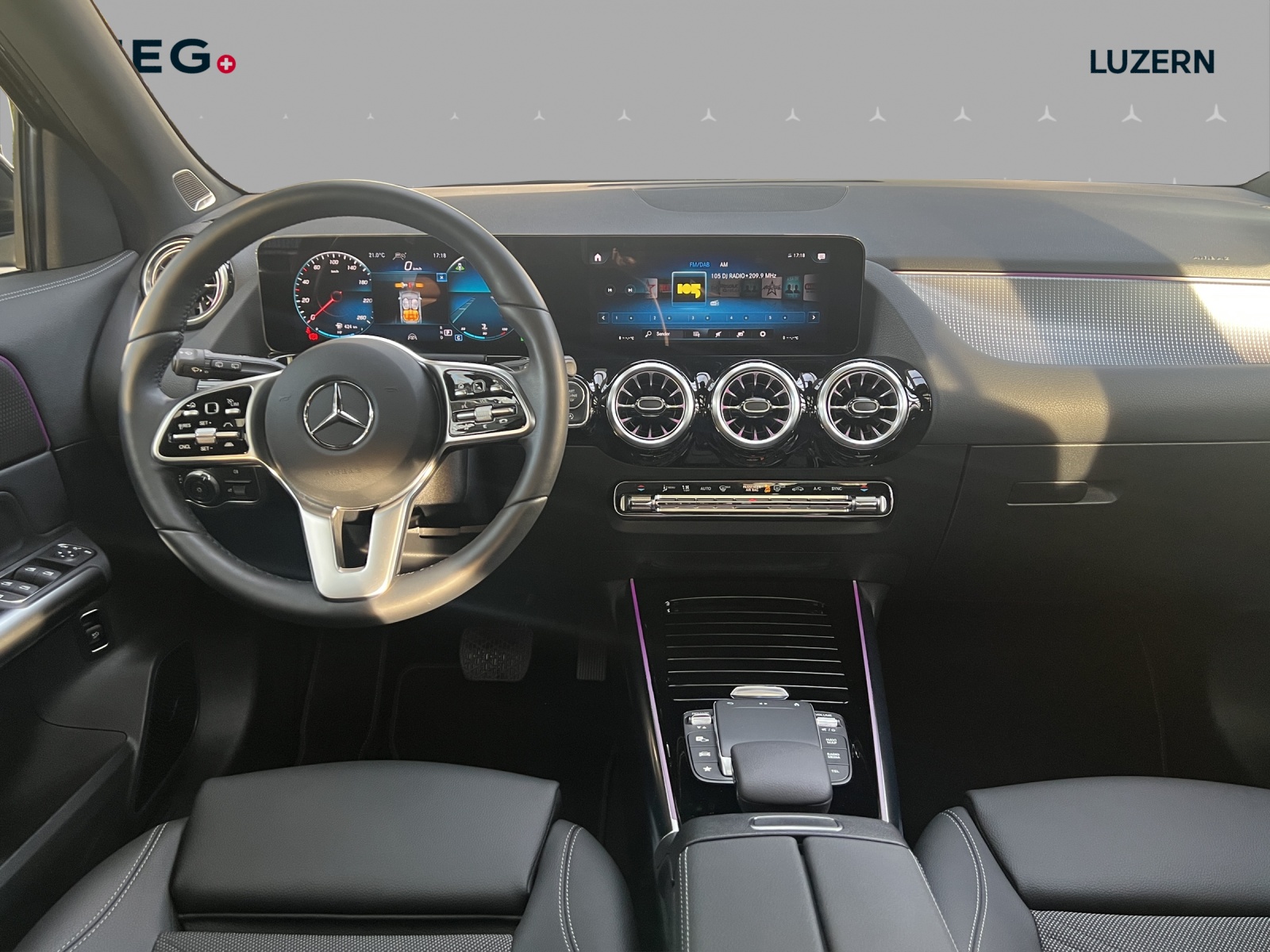 MERCEDES-BENZ GLA 200 Progressive 7G-DCT-image-10