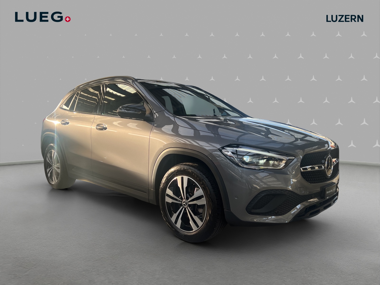 MERCEDES-BENZ GLA 200 Progressive 7G-DCT-image-4