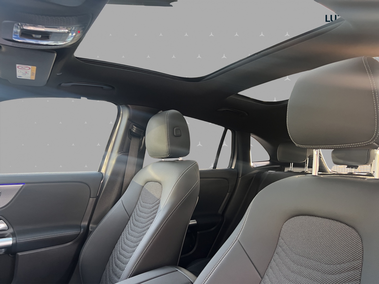 MERCEDES-BENZ GLA 200 Progressive 7G-DCT-image-8