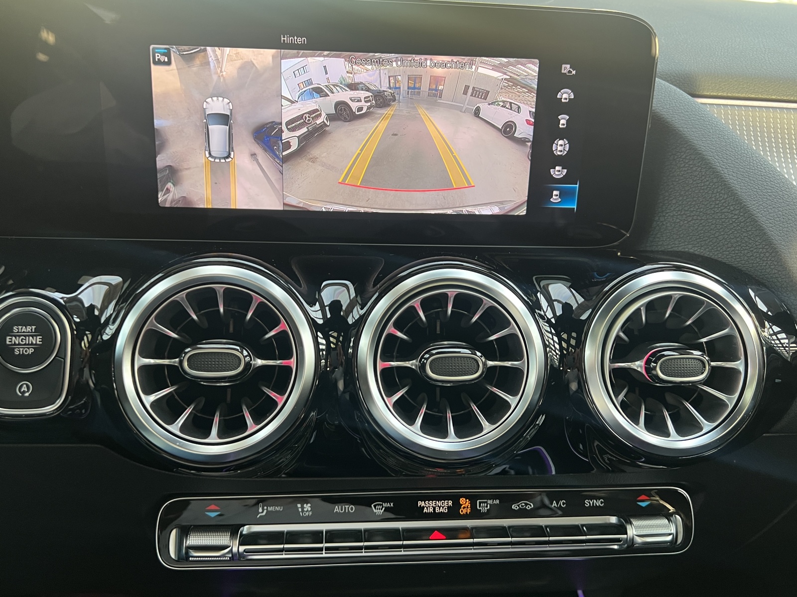 MERCEDES-BENZ GLA 200 Progressive 7G-DCT-image-15