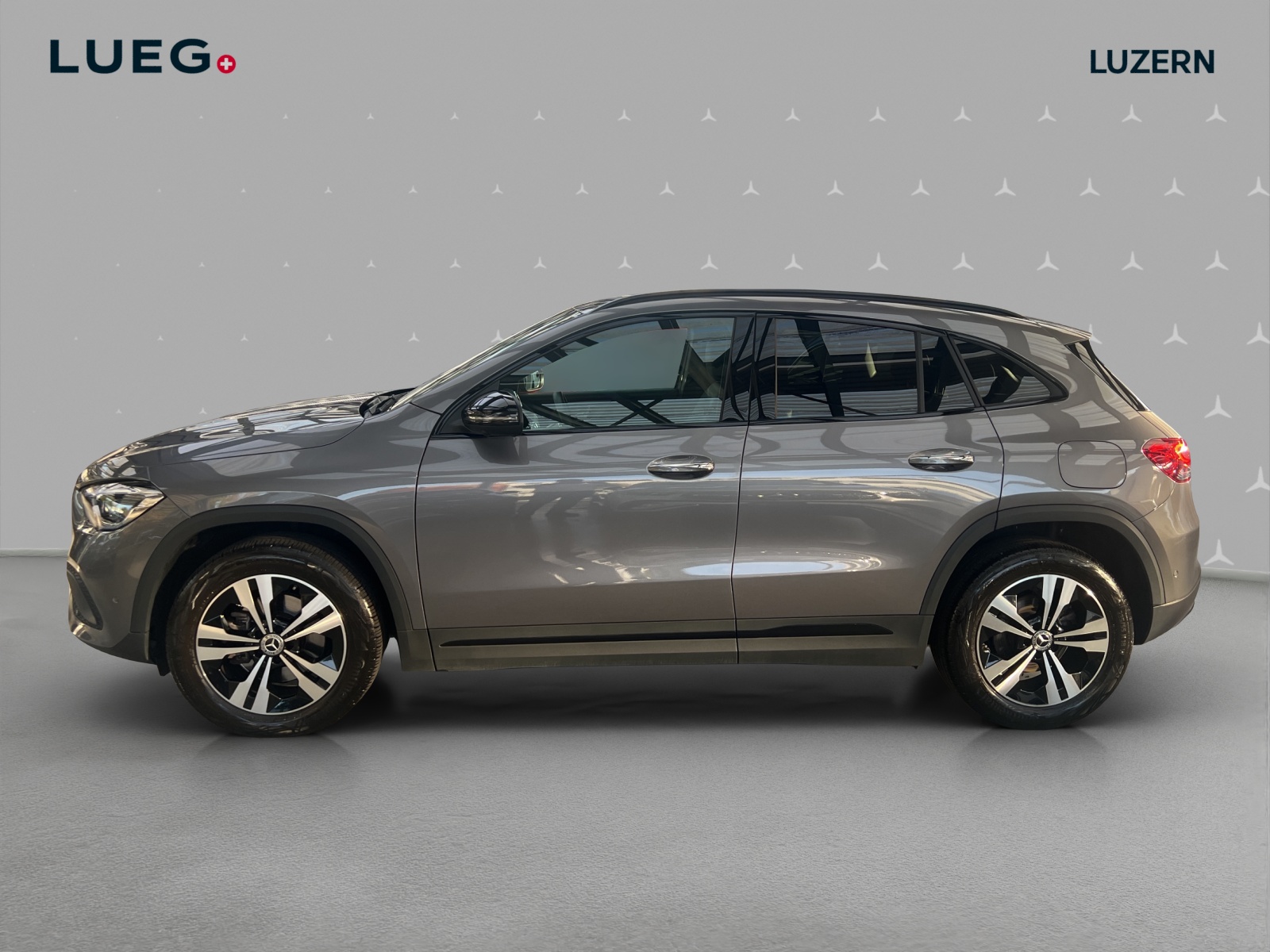 MERCEDES-BENZ GLA 200 Progressive 7G-DCT-image-1