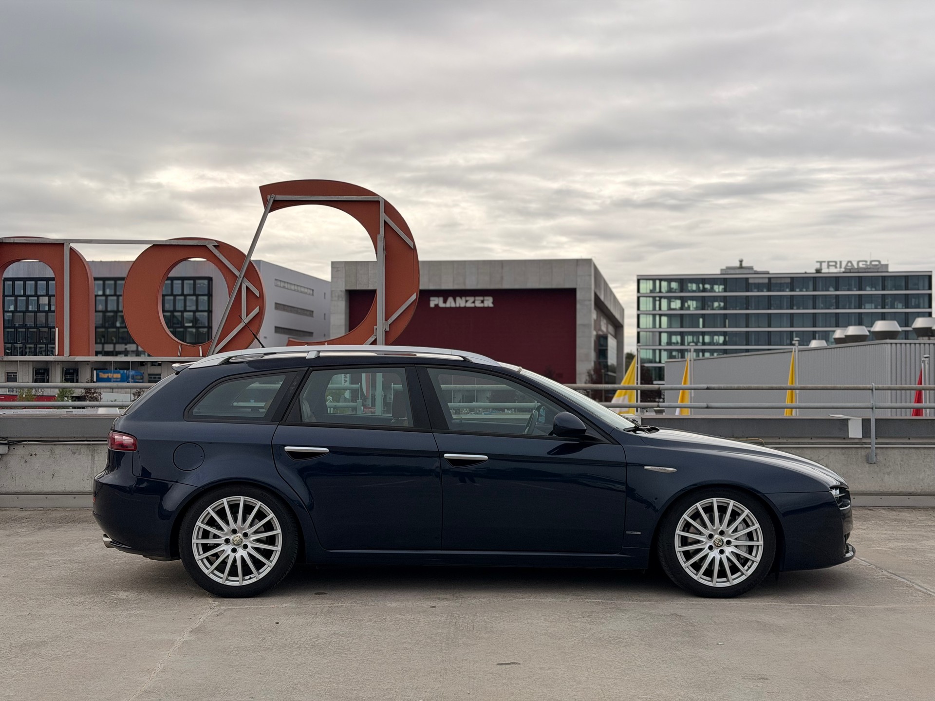 ALFA ROMEO 159 Sportwagon 2.4 JTD Progression-image-2