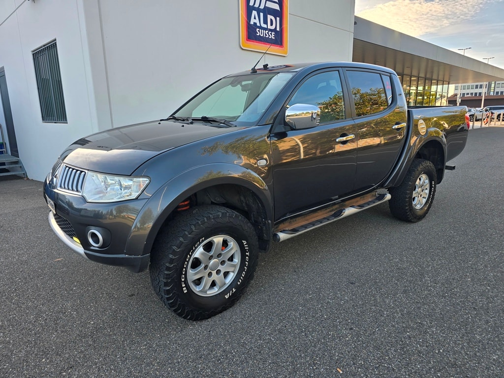 MITSUBISHI L200 D-Cab Pick-up 2.5 DID HP 178 4x4 Intense-showroom-element-1