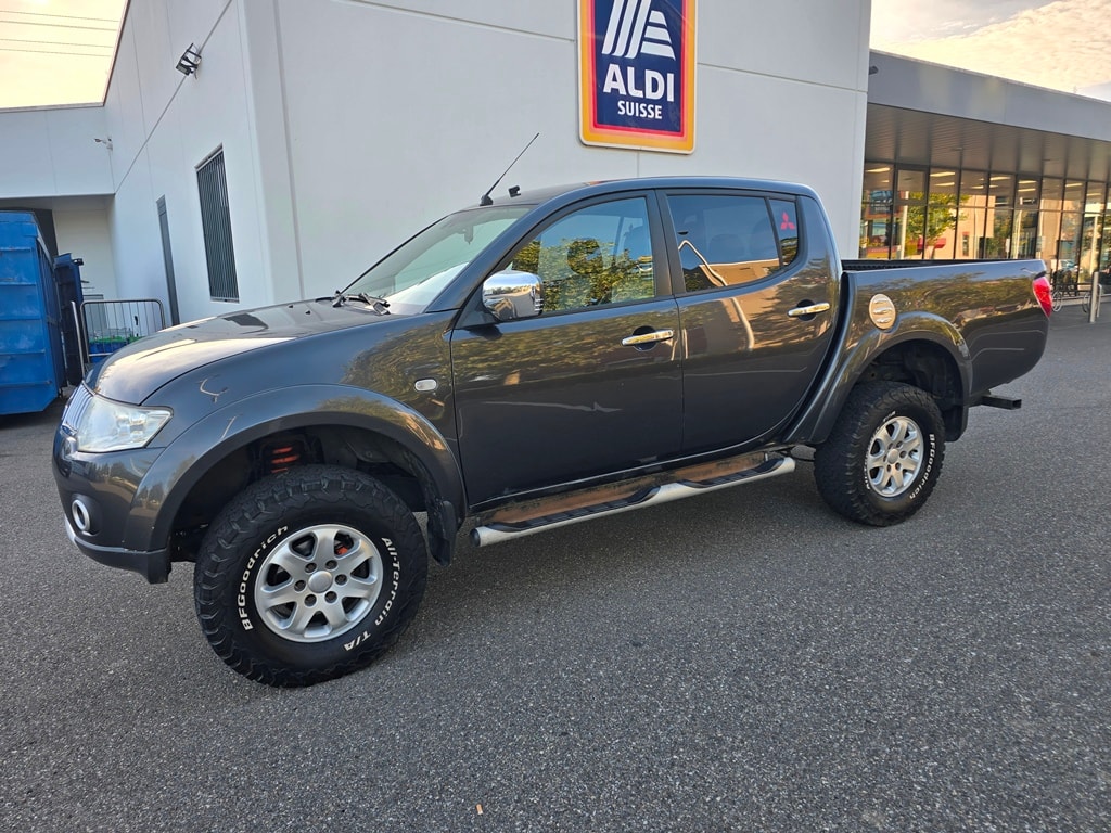 MITSUBISHI L200 D-Cab Pick-up 2.5 DID HP 178 4x4 Intense-showroom-element-2