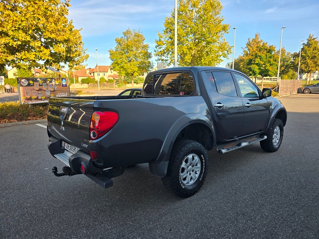 MITSUBISHI L200 D-Cab Pick-up 2.5 DID HP 178 4x4 Intense-image-7