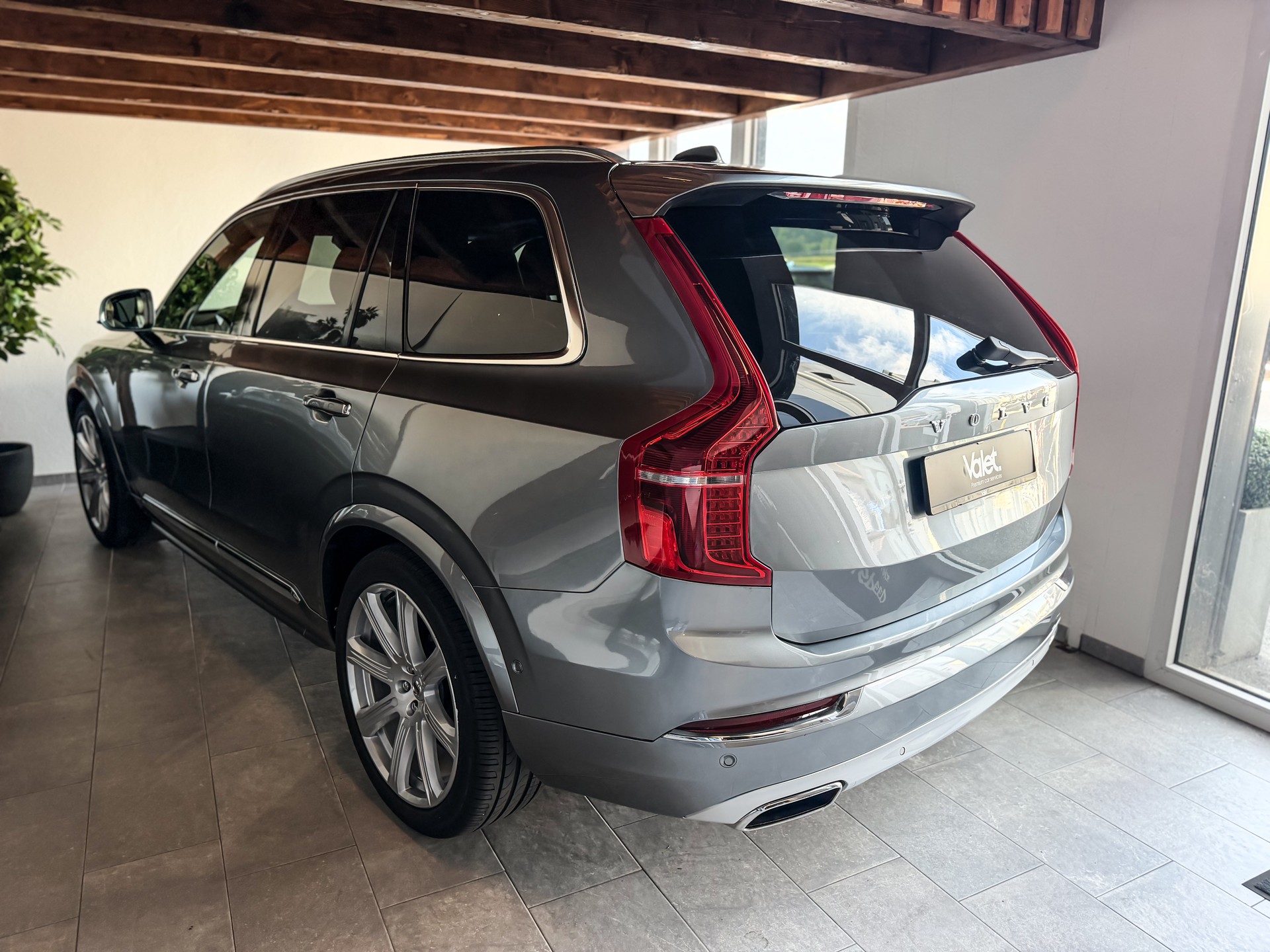 VOLVO XC90 D5 AWD R-Design Geartronic-image-5