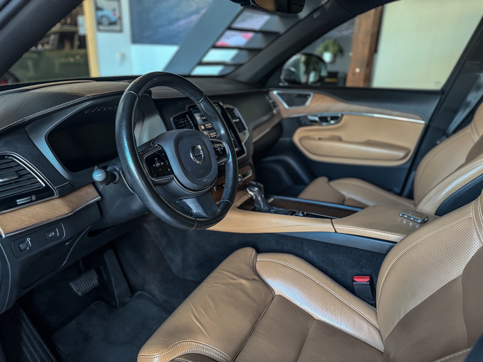 VOLVO XC90 D5 AWD R-Design Geartronic-image-7