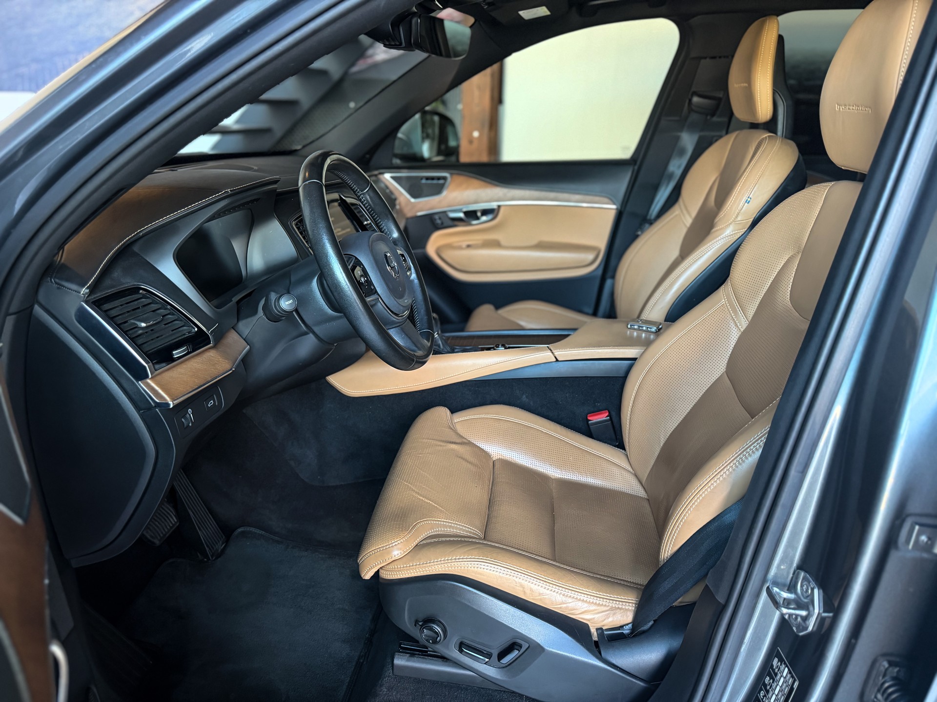 VOLVO XC90 D5 AWD R-Design Geartronic-image-8