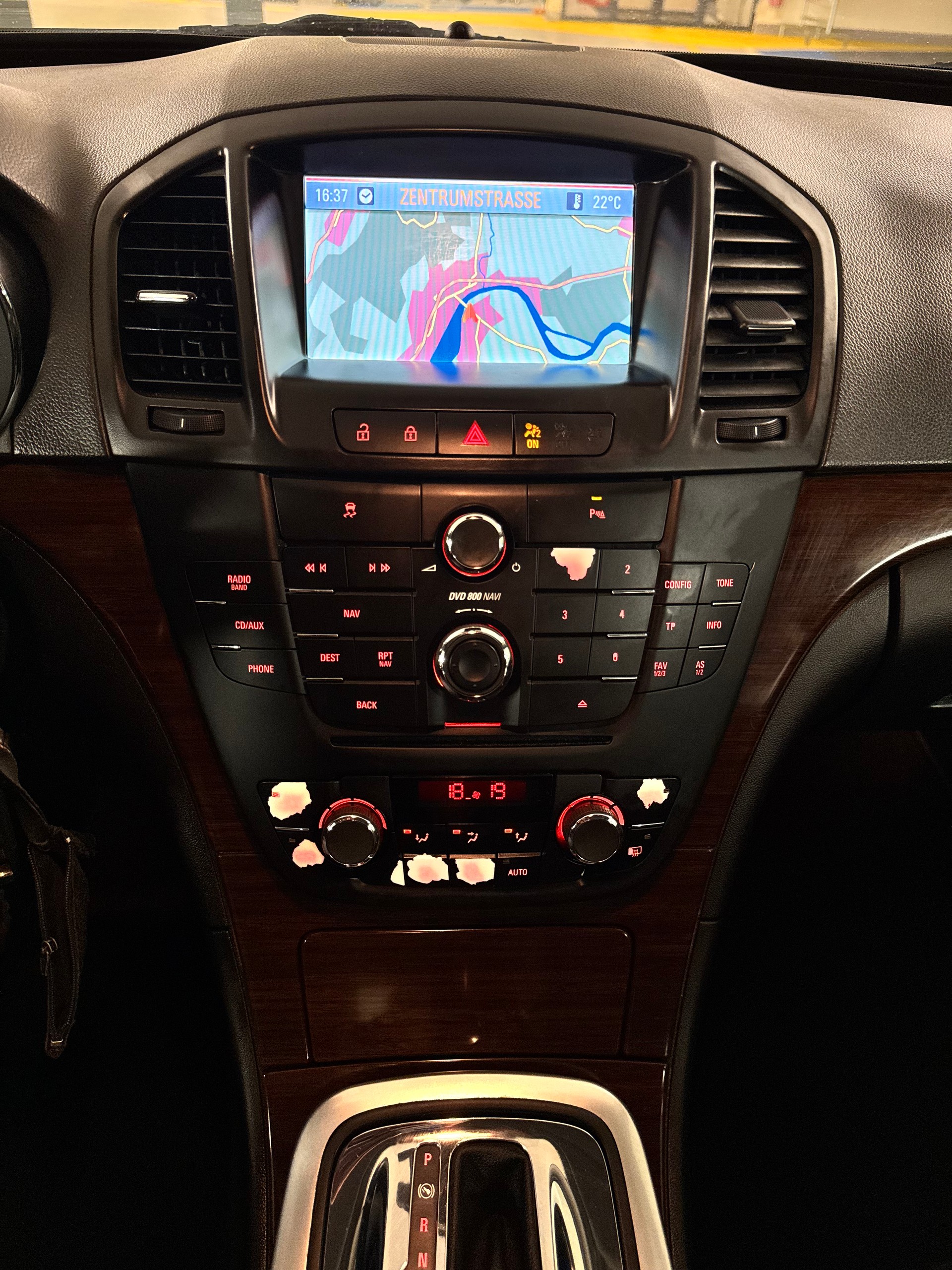 OPEL Insignia 2.0 Turbo Sport Automatic-image-13