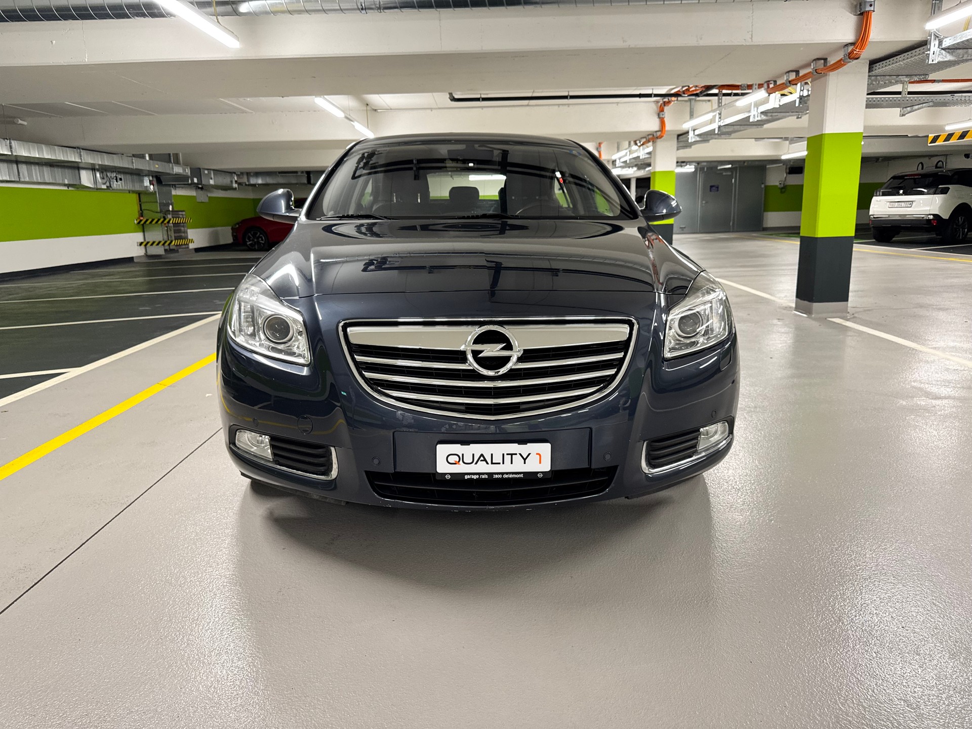 OPEL Insignia 2.0 Turbo Sport Automatic-image-1