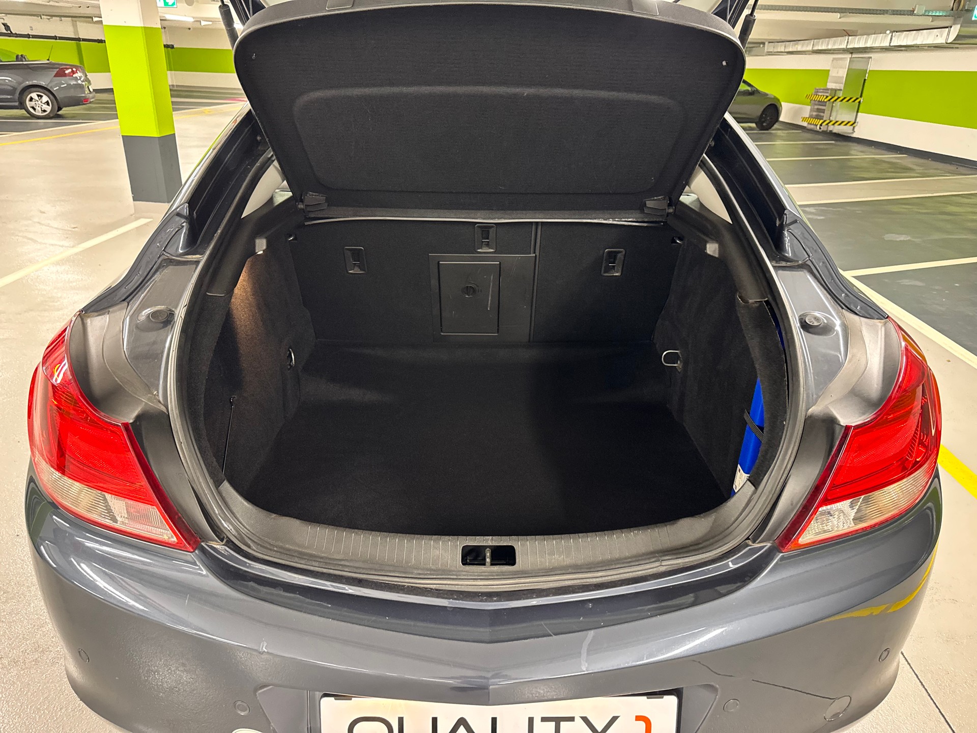 OPEL Insignia 2.0 Turbo Sport Automatic-image-8