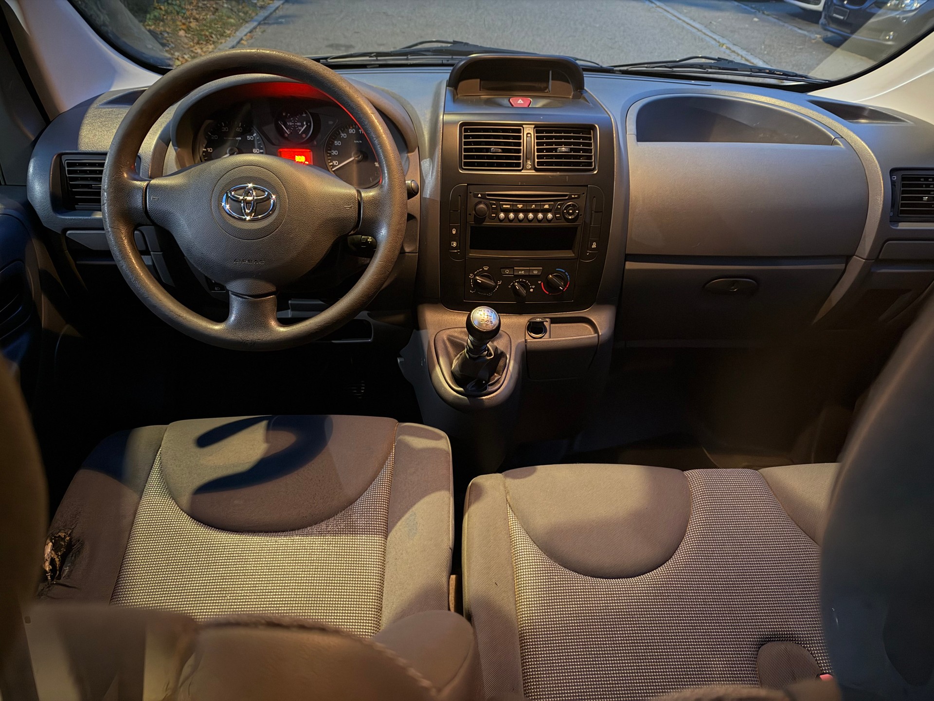 TOYOTA Proace 2.0D Panel Van Luna L1H1-image-11