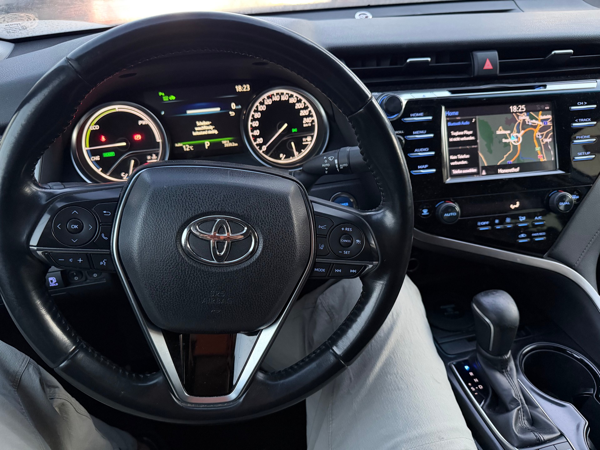 TOYOTA Camry 2.5 HSD e-CVT Business-image-5