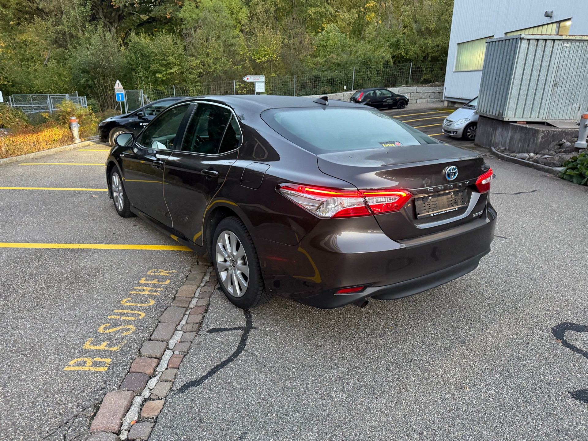 TOYOTA Camry 2.5 HSD e-CVT Business-image-3