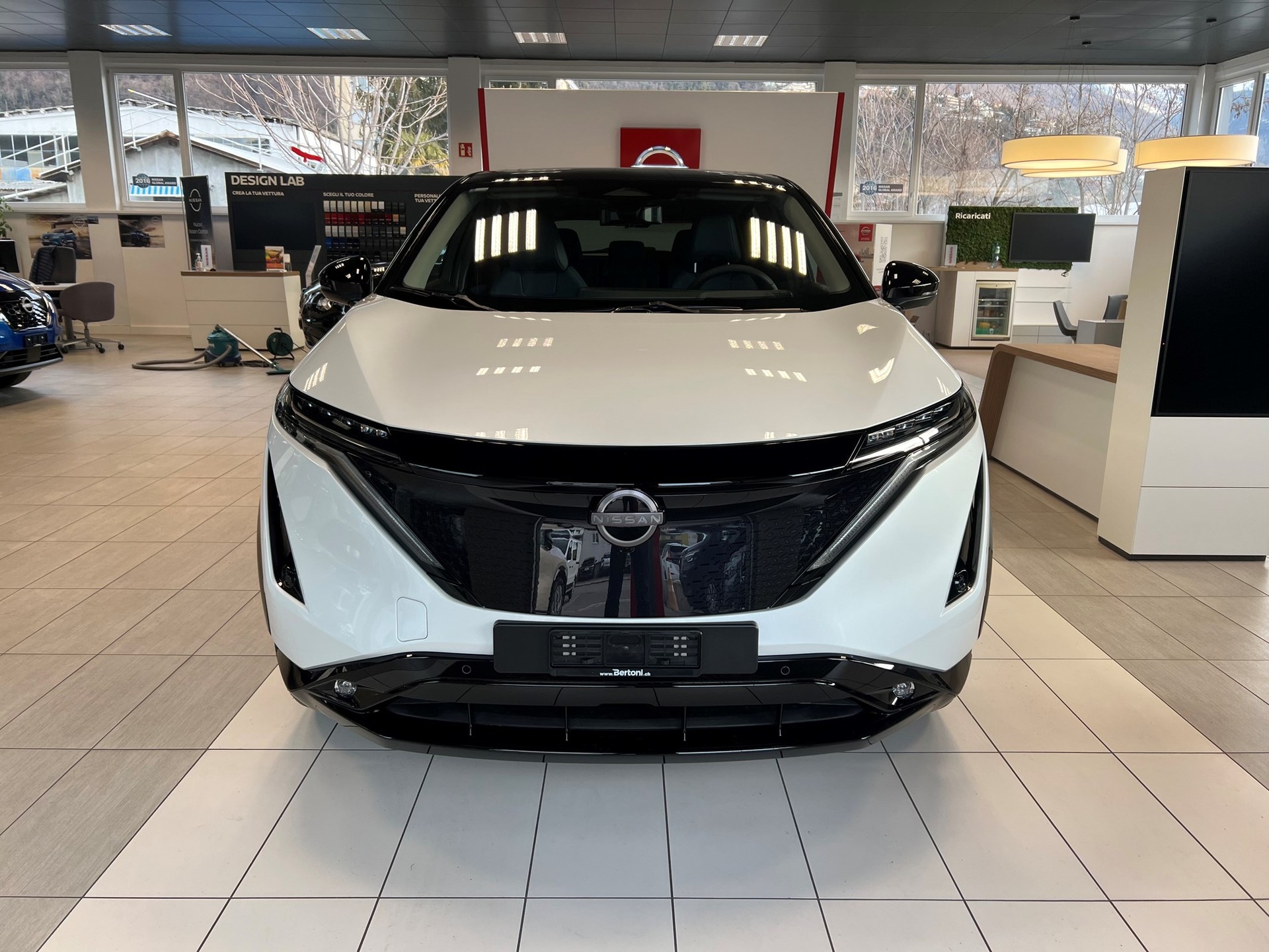 NISSAN Ariya 87 kWh e-4orce Evolve400 Allrad-image-1