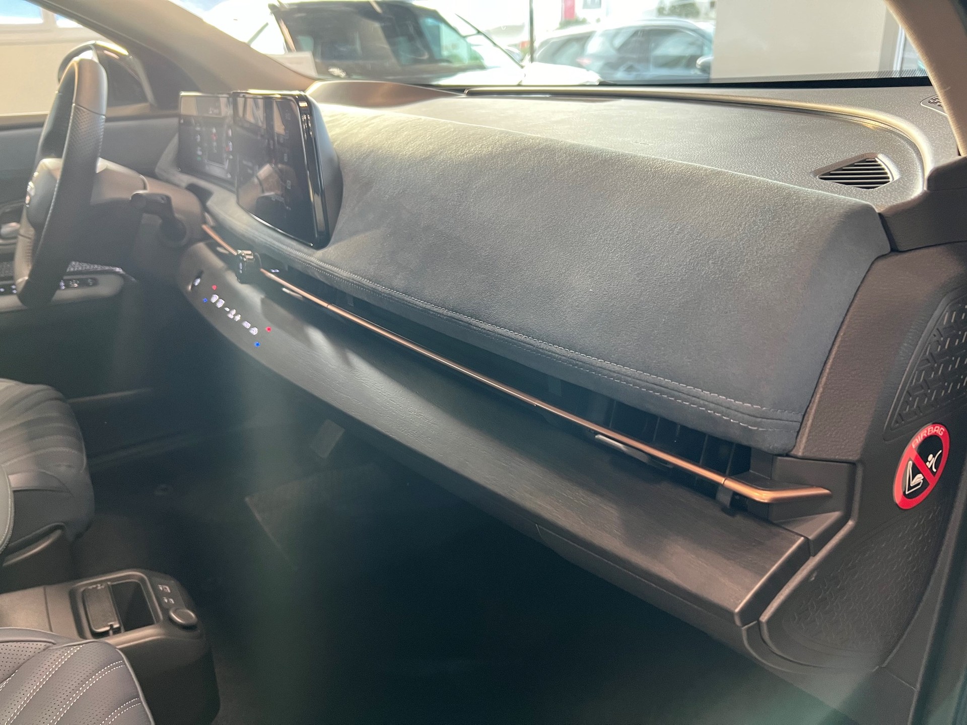 NISSAN Ariya 87 kWh e-4orce Evolve400 Allrad-image-8