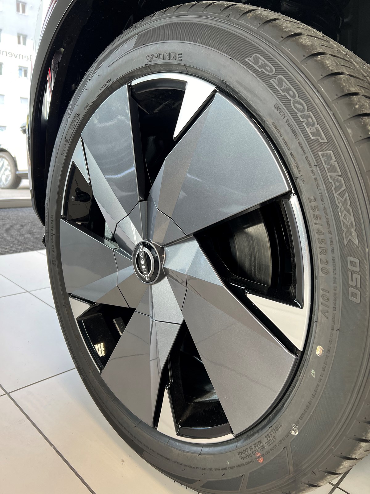 NISSAN Ariya 87 kWh e-4orce Evolve400 Allrad-image-24