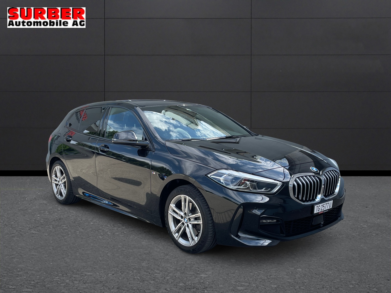 BMW 118i M Sport-showroom-element-1
