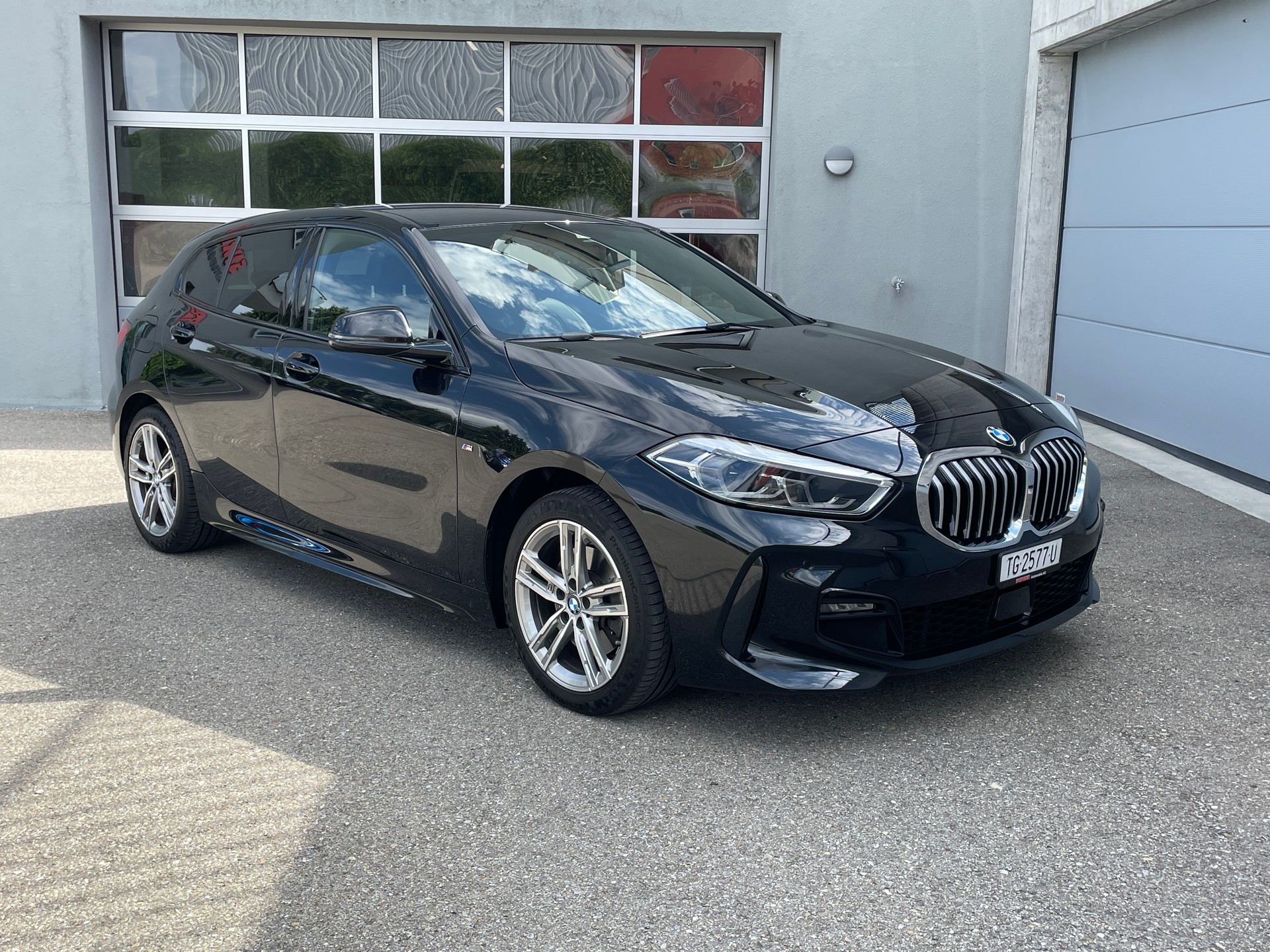 BMW 118i M Sport-image-1