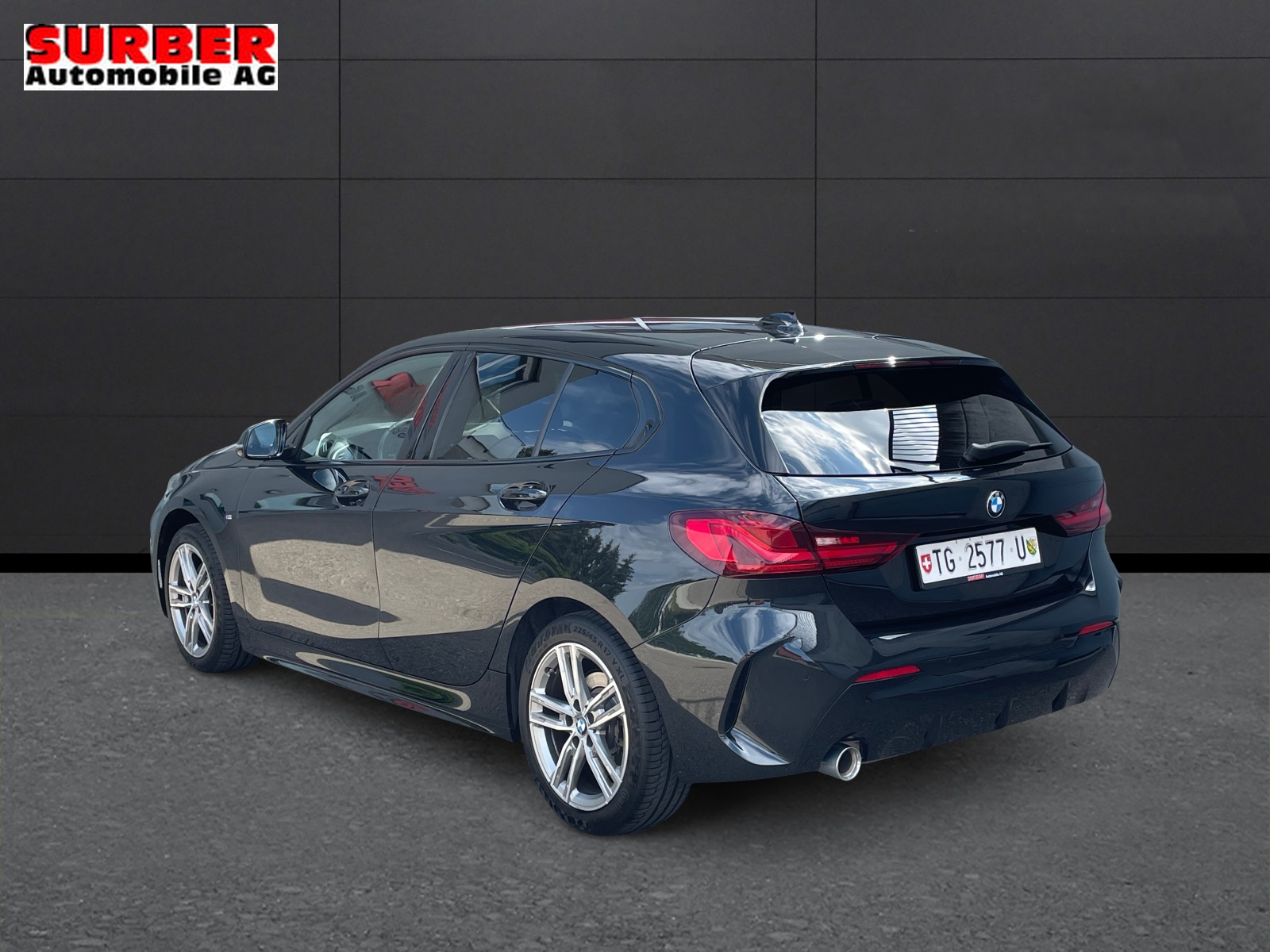 BMW 118i M Sport-showroom-element-2