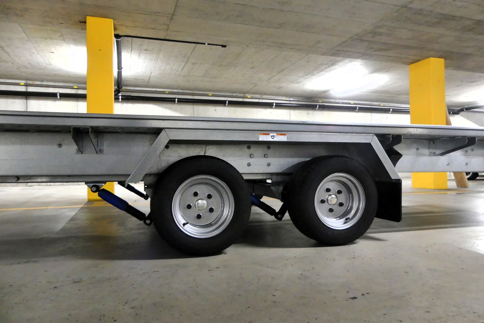 HUMBAUR FAHRZEUGTRANSPORTER ZU VERMIETEN ODER ZU VERKAUFEN-image-3