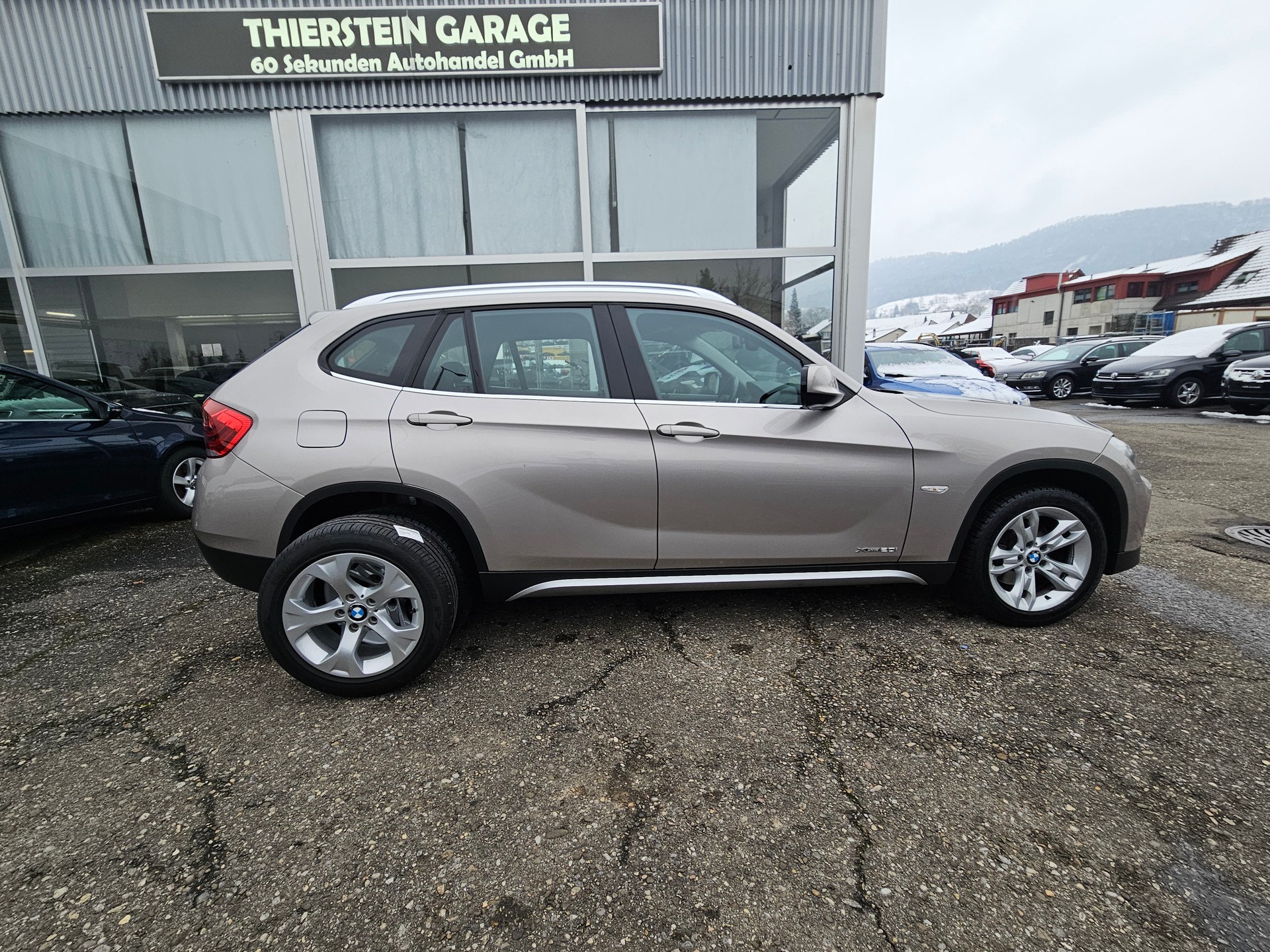 BMW X1 xDrive 20i Steptronic-image-10