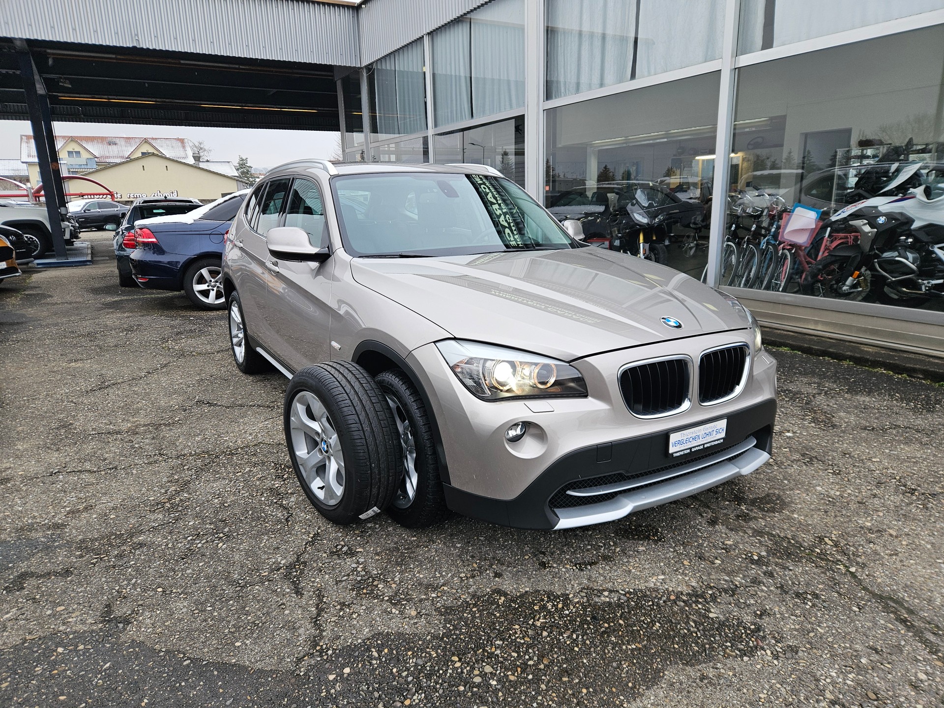 BMW X1 xDrive 20i Steptronic-image-1