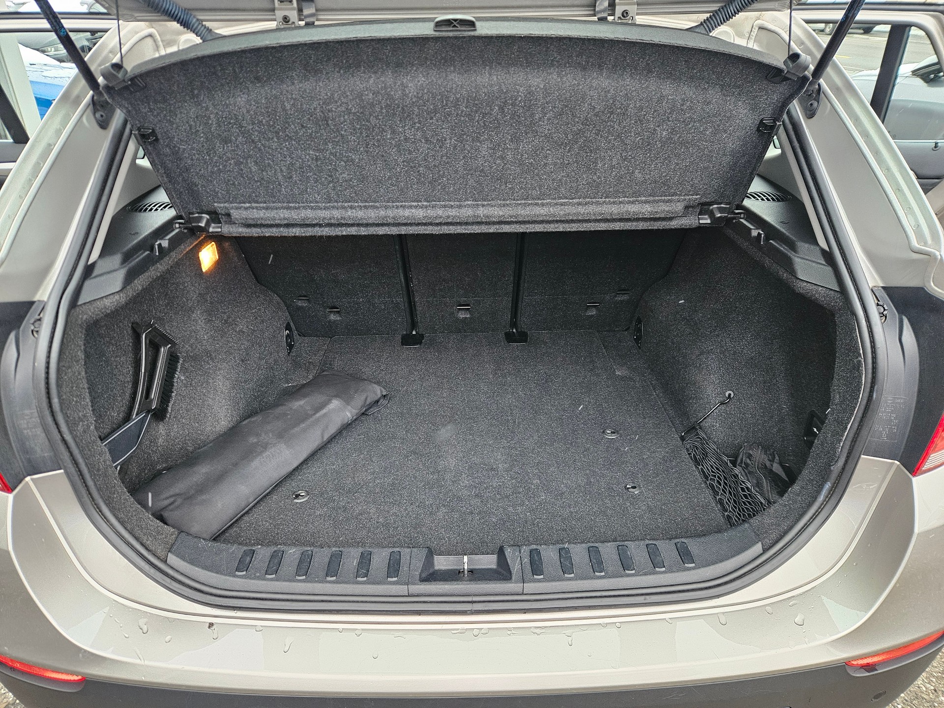 BMW X1 xDrive 20i Steptronic-image-17