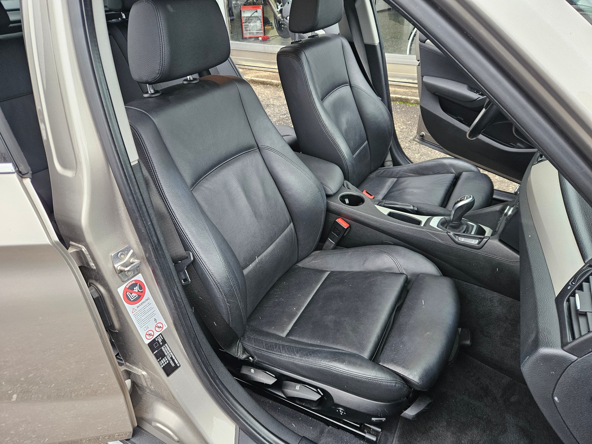 BMW X1 xDrive 20i Steptronic-image-14