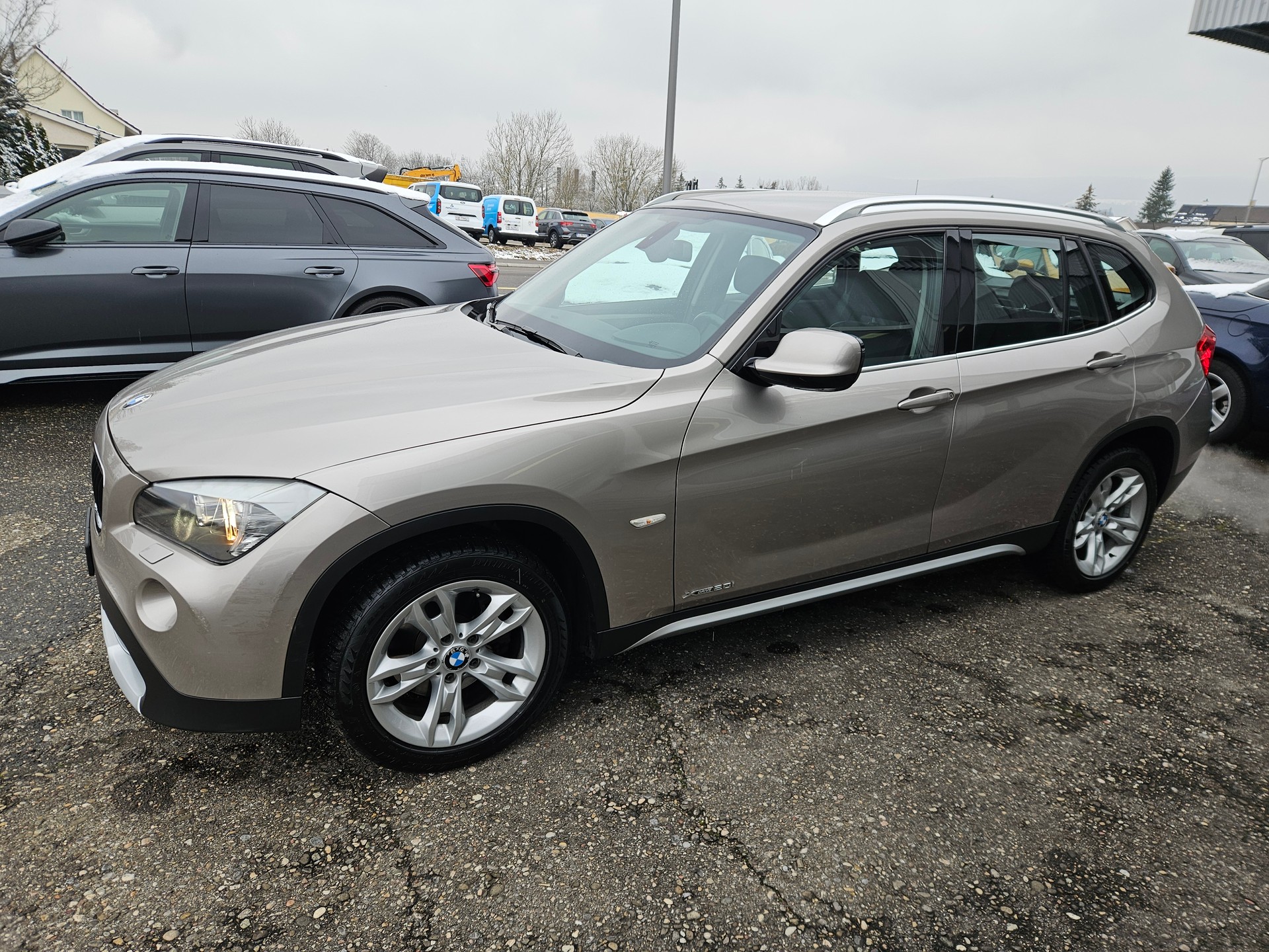 BMW X1 xDrive 20i Steptronic-image-4