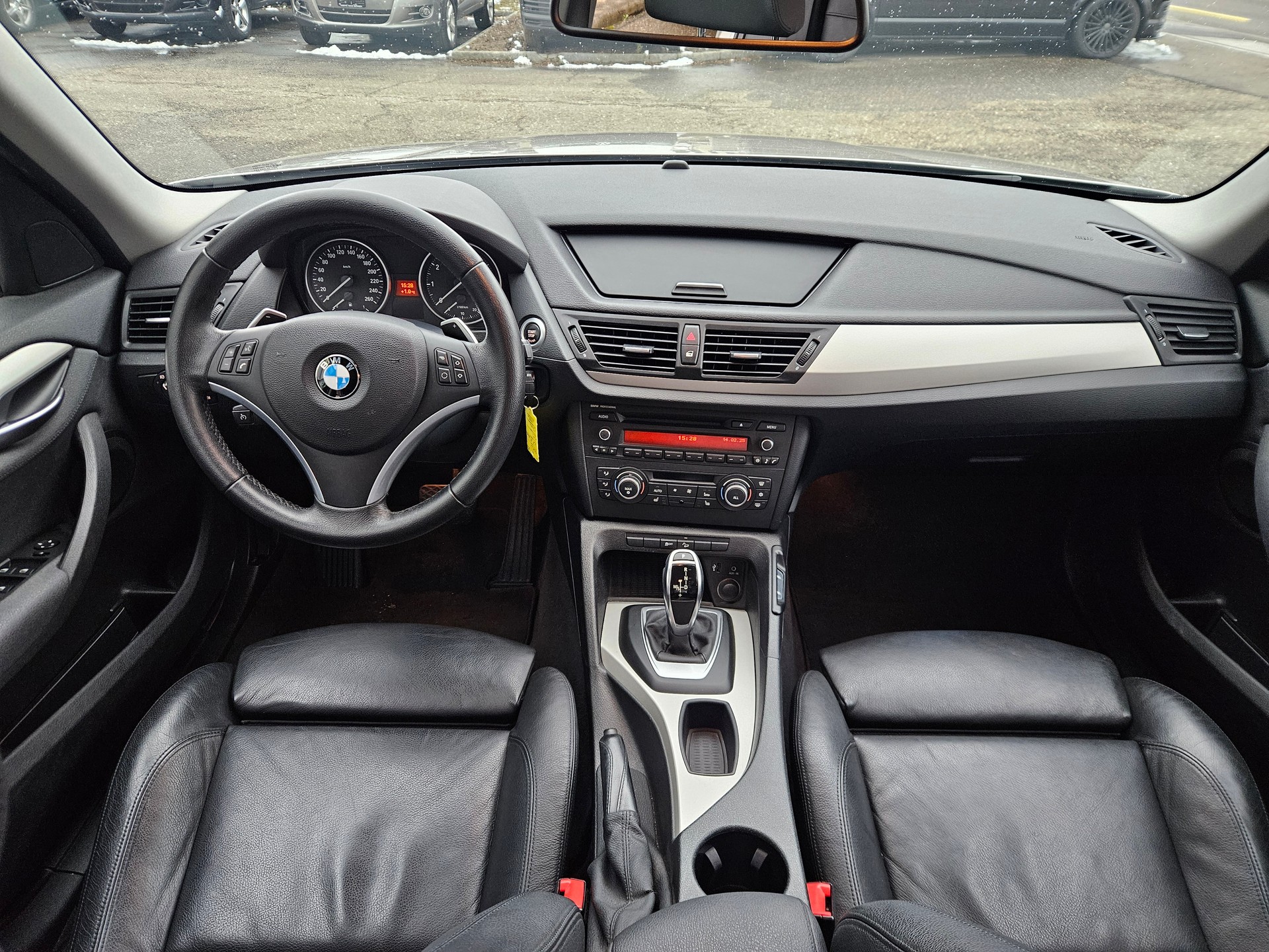 BMW X1 xDrive 20i Steptronic-image-18