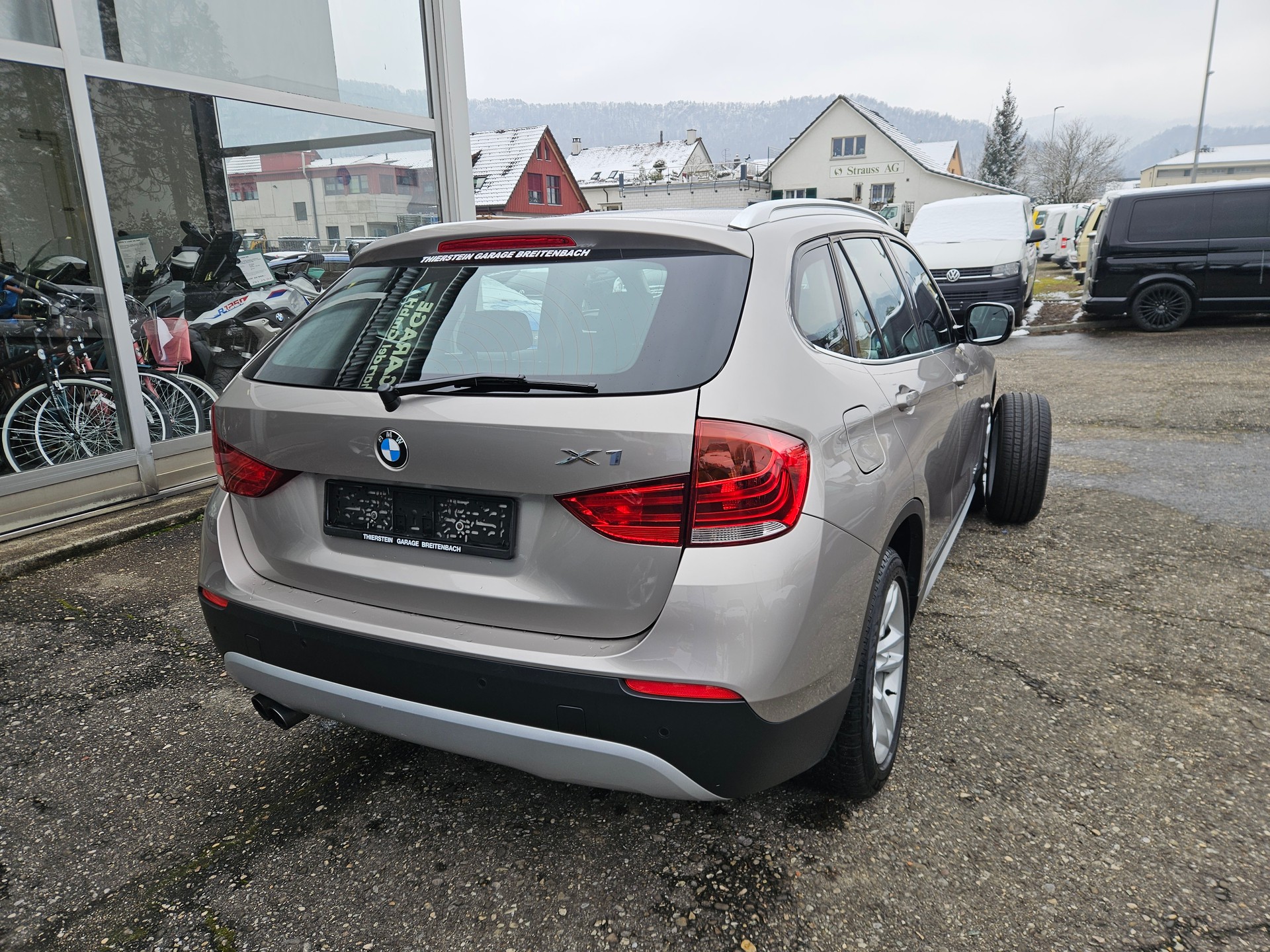 BMW X1 xDrive 20i Steptronic-image-8