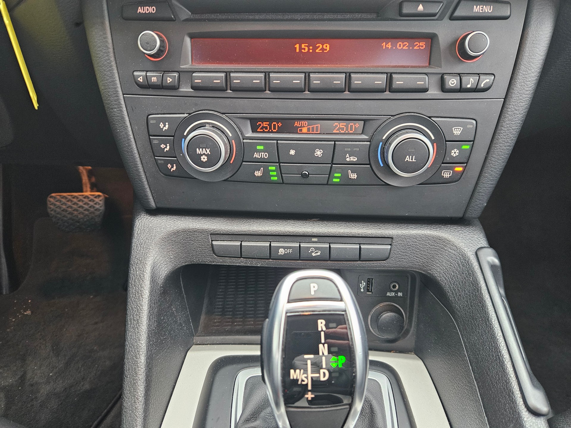 BMW X1 xDrive 20i Steptronic-image-19