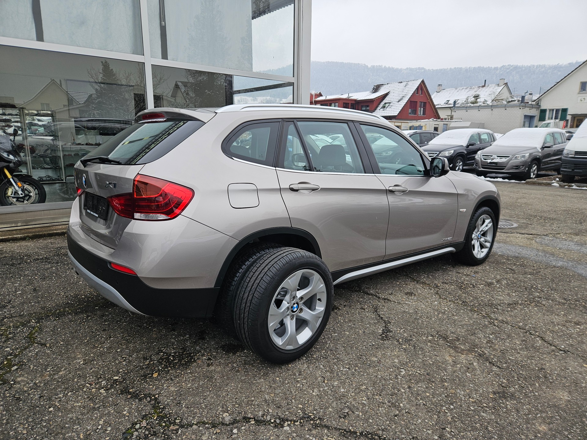 BMW X1 xDrive 20i Steptronic-image-9