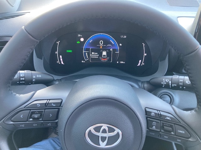 TOYOTA Yaris 1.5 Trend e-CVT-image-15