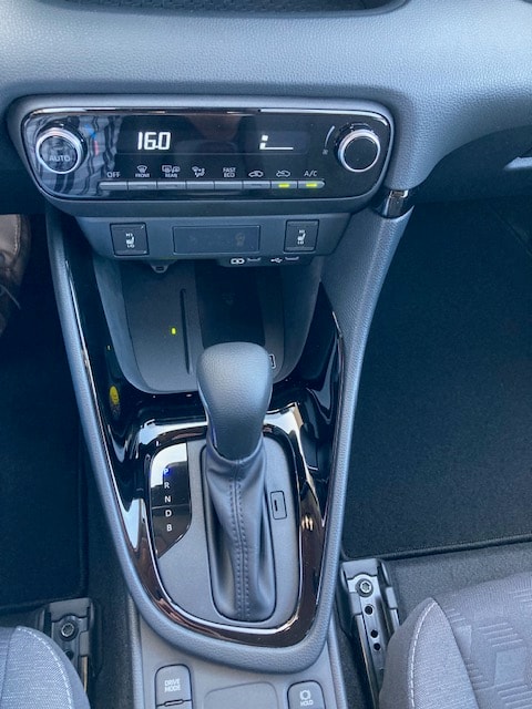 TOYOTA Yaris 1.5 Trend e-CVT-image-12