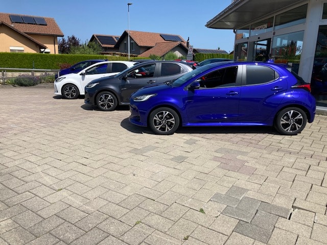 TOYOTA Yaris 1.5 Trend e-CVT-image-11