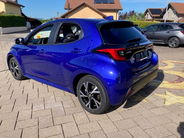 TOYOTA Yaris 1.5 Trend e-CVT-image-5