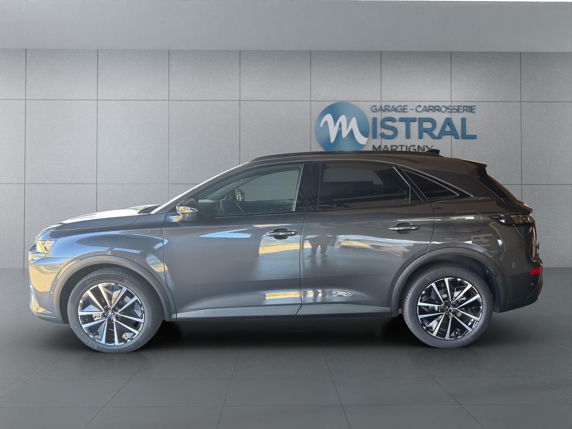 DS AUTOMOBILES 7 1.6 E-Tense Pallas-showroom-element-1