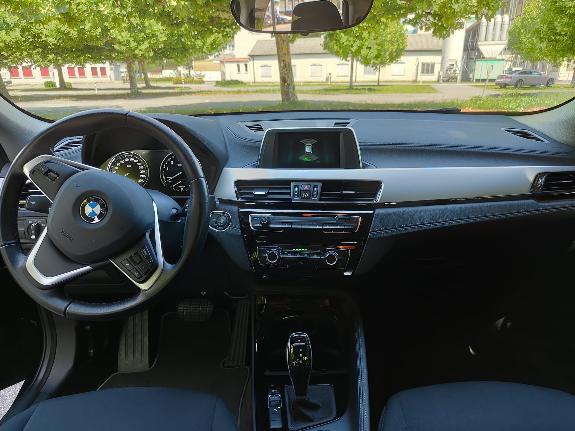 BMW X2 sDrive 18i-image-3