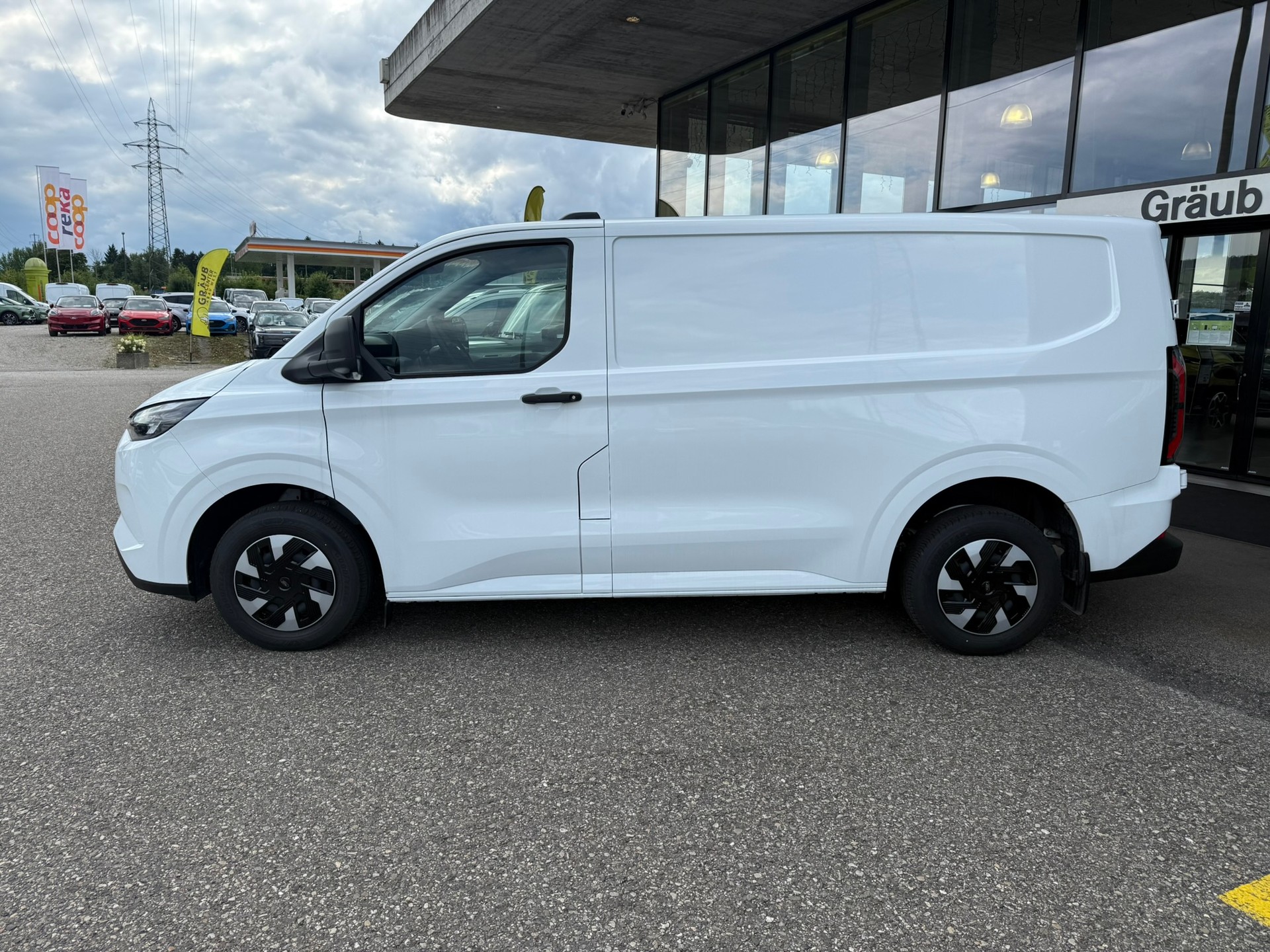FORD Transit Custom Van 320 L1H1 65kWh Trend-image-3