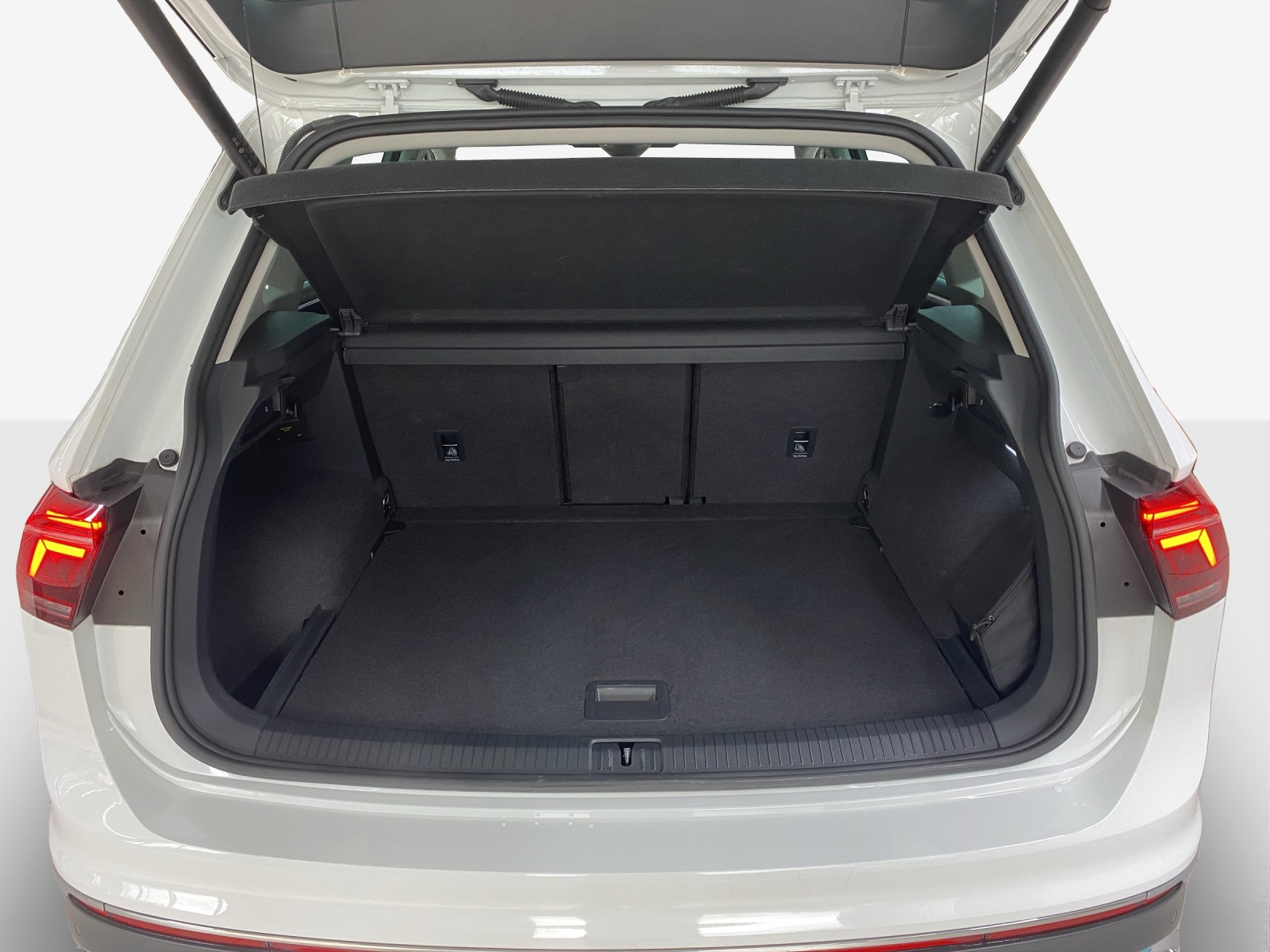 VW Tiguan 2.0 TDI SCR Elegance 4Motion DSG-image-12