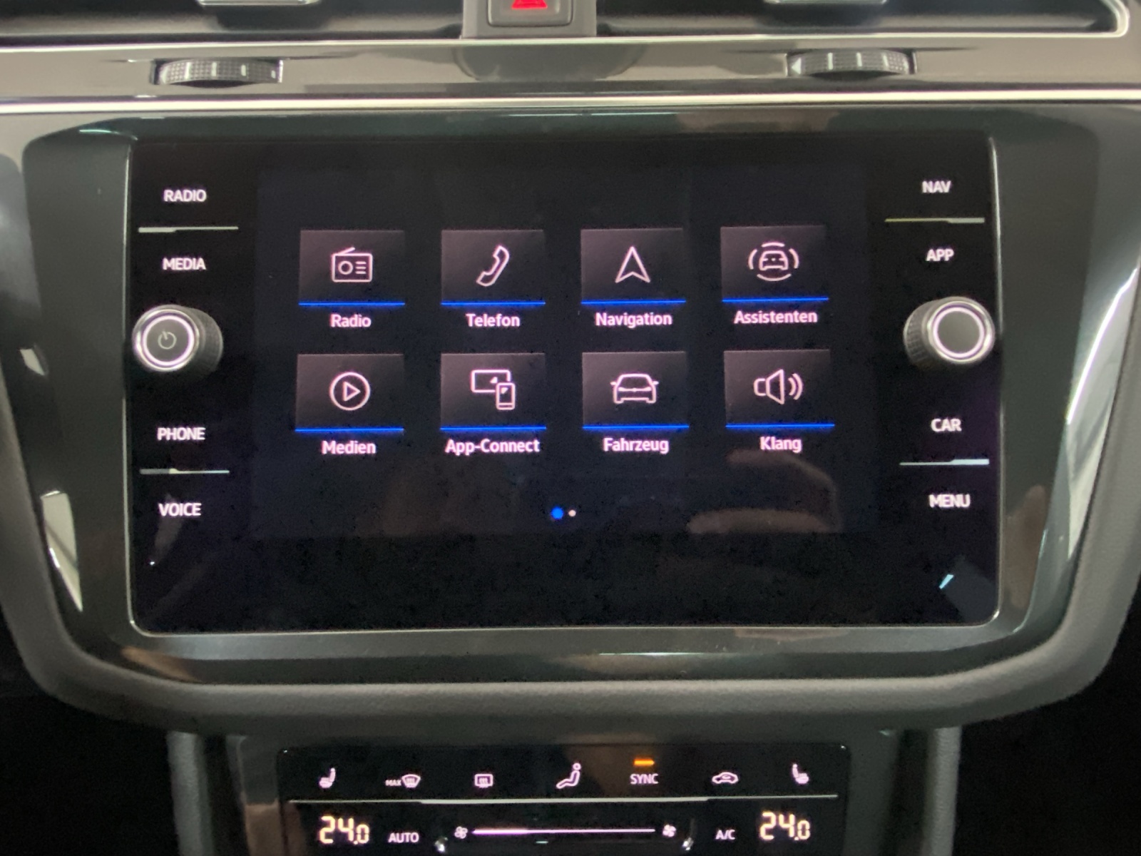 VW Tiguan 2.0 TDI SCR Elegance 4Motion DSG-image-14