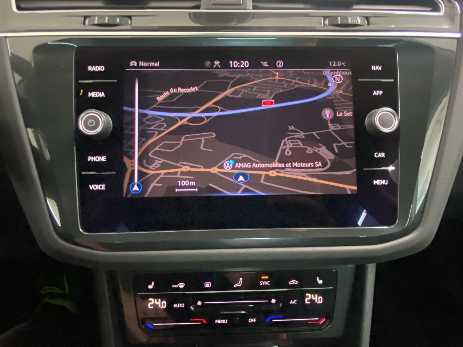 VW Tiguan 2.0 TDI SCR Elegance 4Motion DSG-image-10