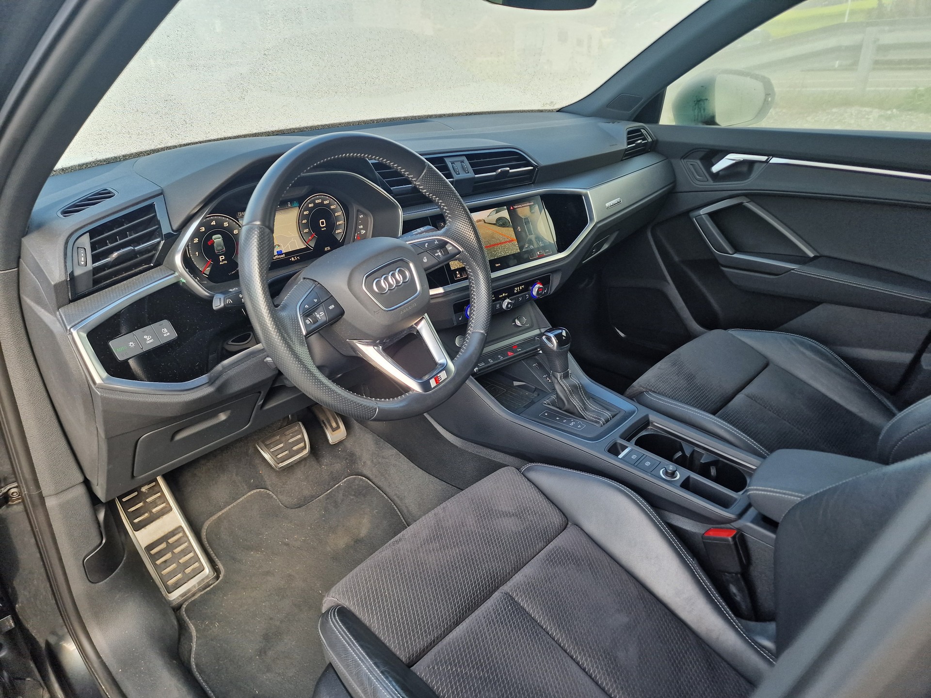 AUDI Q3 40 TFSI S line quattro S-tronic 8x Alu AHK-image-9