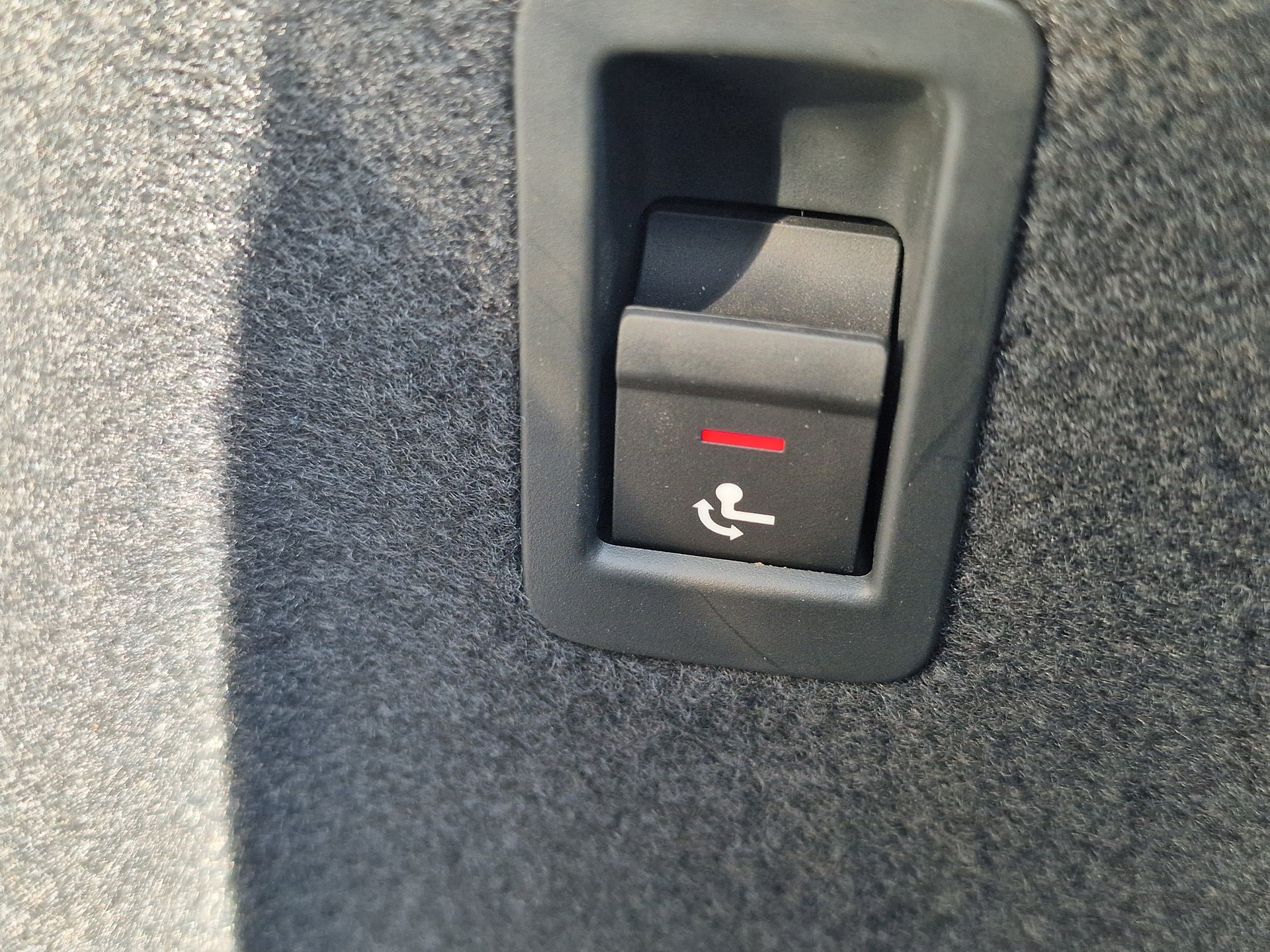 AUDI Q3 40 TFSI S line quattro S-tronic 8x Alu AHK-image-29